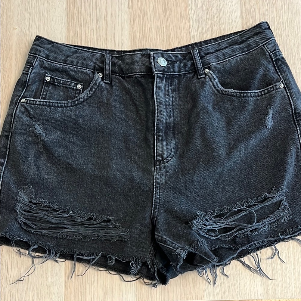 TOPSHOP Distressed Black Mom Denim Shorts size US10